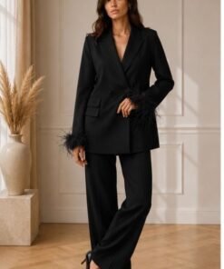 Veste Blazer Noire à Poignets Plumes