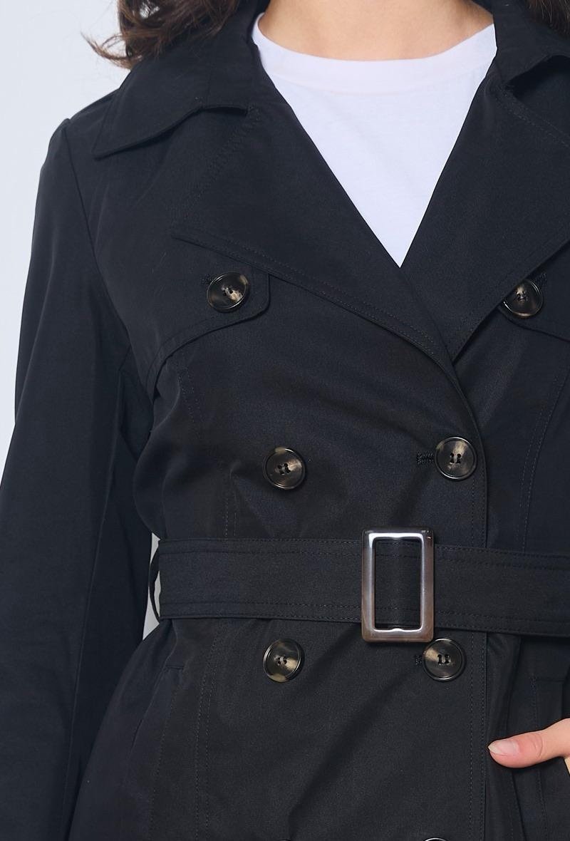 Trench-coat court ceinturé – Image 3