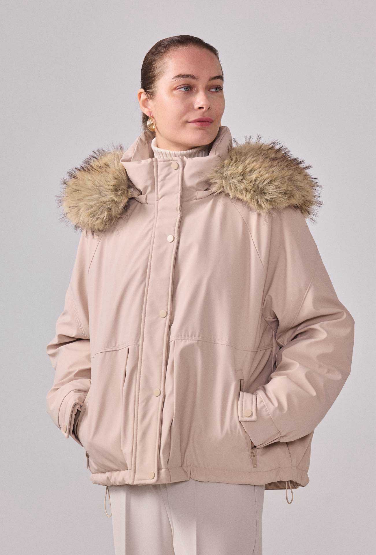 Parka courte oversize à capuche fourrure – Image 7