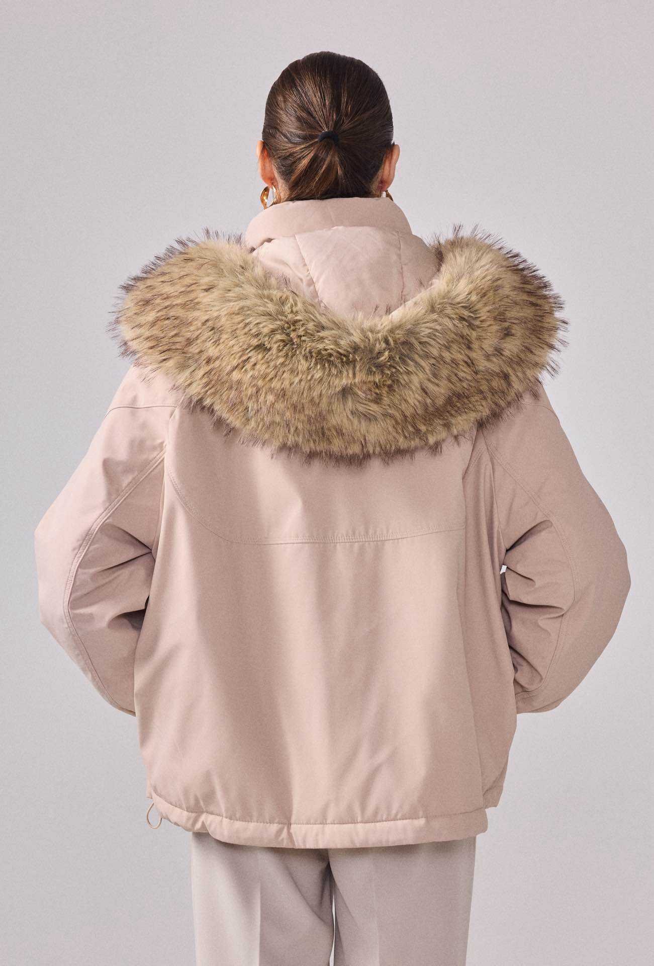 Parka courte oversize à capuche fourrure – Image 8