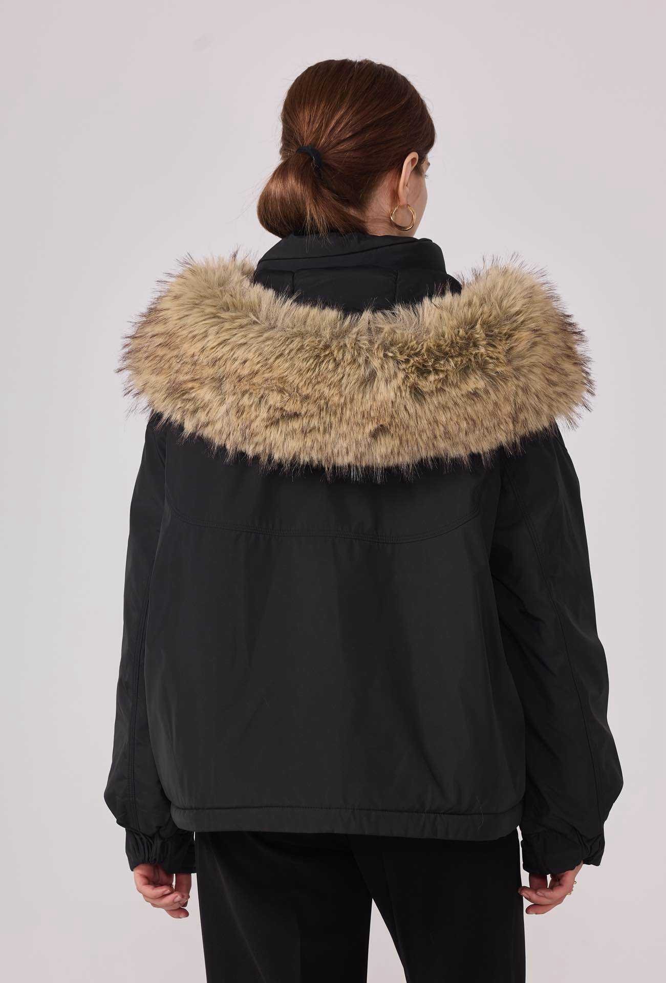 Parka courte oversize à capuche fourrure – Image 6